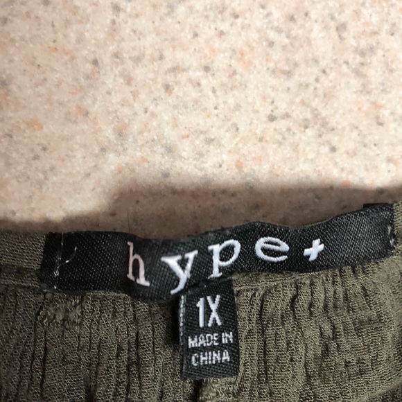 Hype + off the shoulder top - Picture 5 of 6